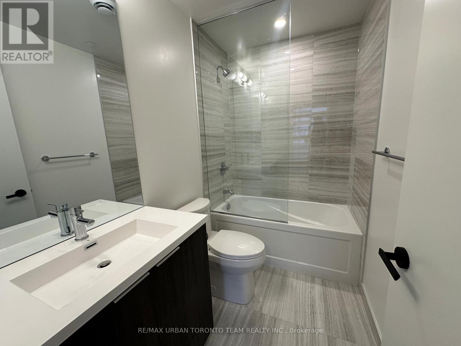 4312 - 8 Interchange Way, Vaughan (Vaughan Corporate Centre), Ontario  L4K 5Z7 - Photo 16 - N12613338