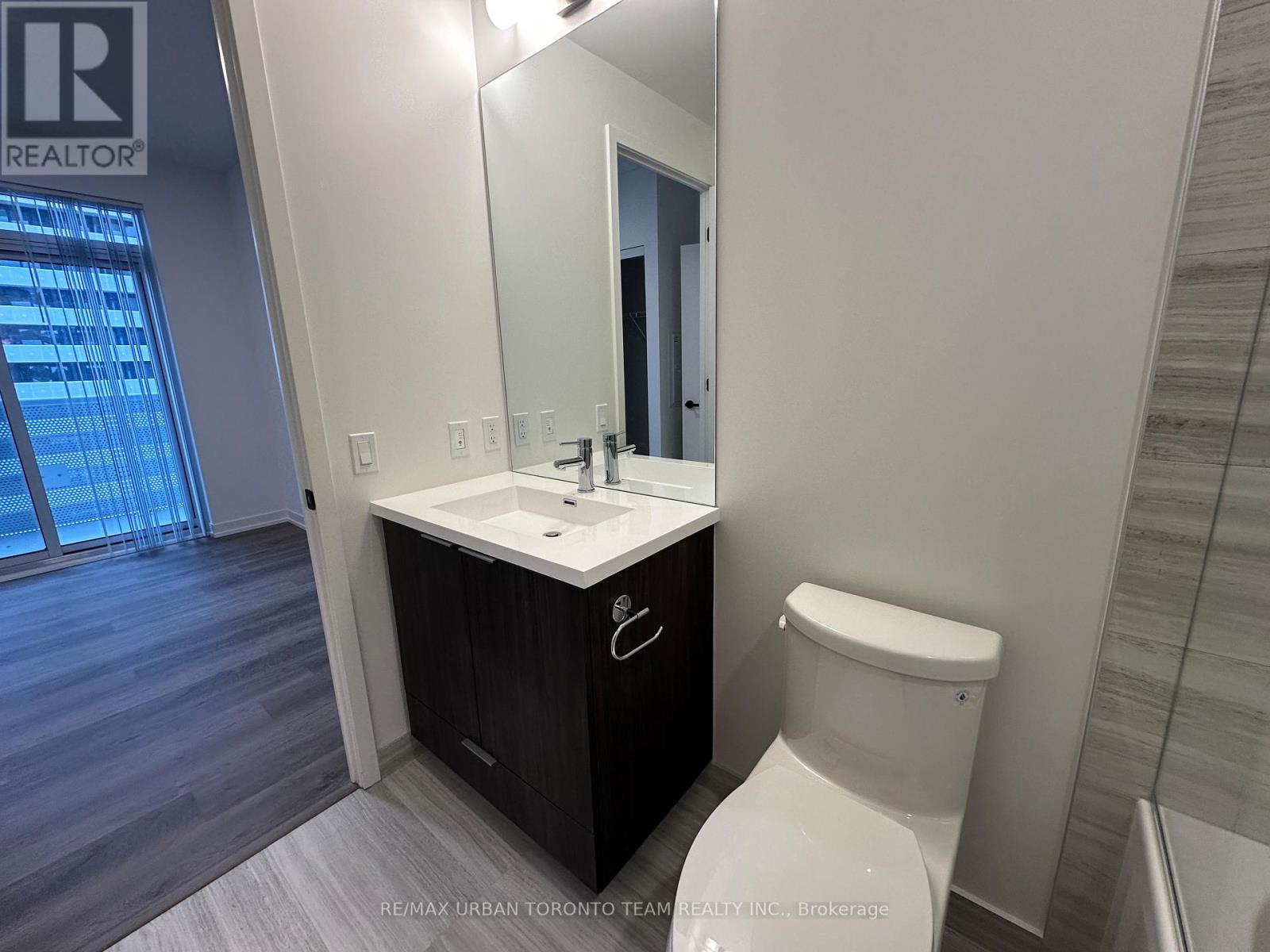 4312 - 8 Interchange Way, Vaughan (Vaughan Corporate Centre), Ontario  L4K 5Z7 - Photo 17 - N12613338