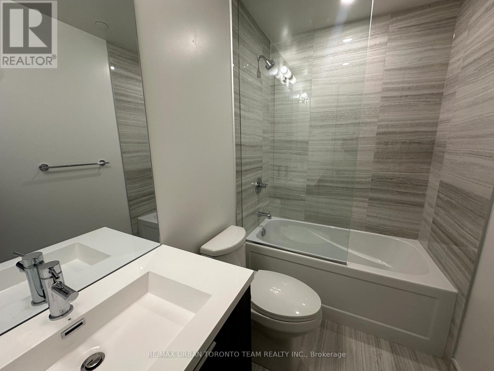 4312 - 8 Interchange Way, Vaughan (Vaughan Corporate Centre), Ontario  L4K 5Z7 - Photo 18 - N12613338