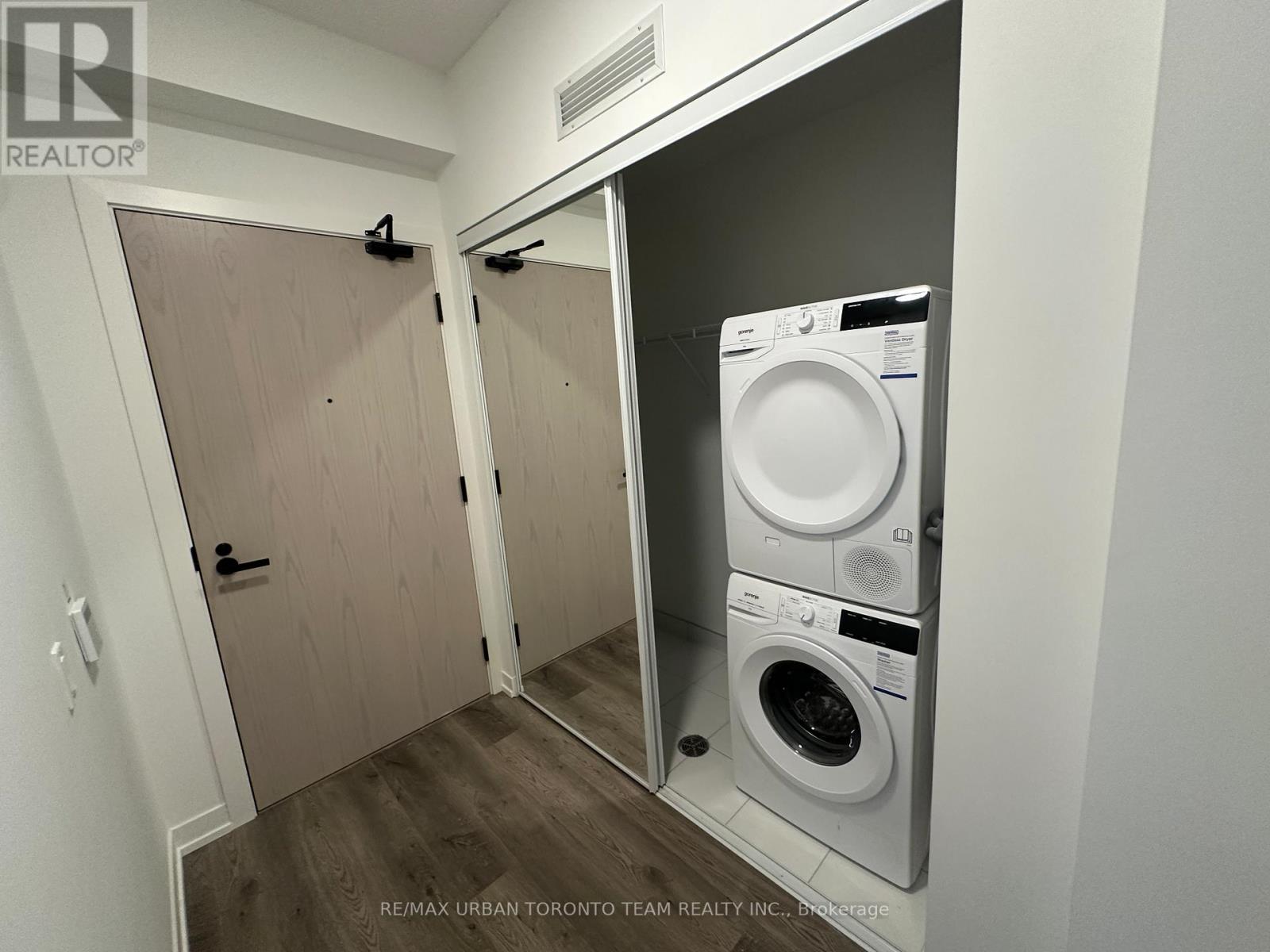 4312 - 8 Interchange Way, Vaughan (Vaughan Corporate Centre), Ontario  L4K 5Z7 - Photo 19 - N12613338