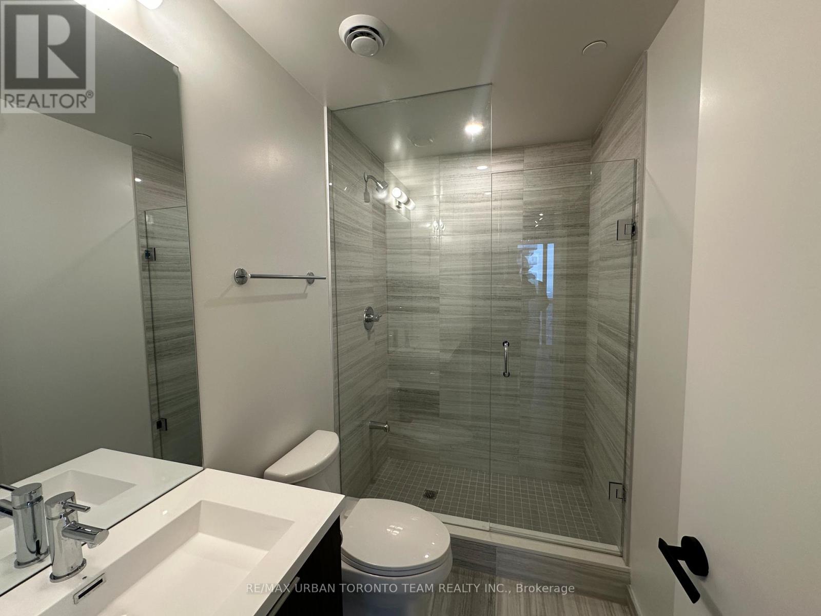 4312 - 8 Interchange Way, Vaughan (Vaughan Corporate Centre), Ontario  L4K 5Z7 - Photo 22 - N12613338