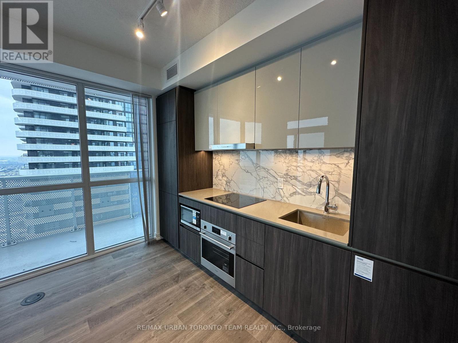 4312 - 8 Interchange Way, Vaughan (Vaughan Corporate Centre), Ontario  L4K 5Z7 - Photo 7 - N12613338