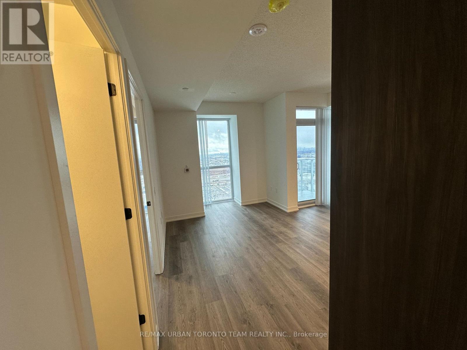 4312 - 8 Interchange Way, Vaughan (Vaughan Corporate Centre), Ontario  L4K 5Z7 - Photo 8 - N12613338