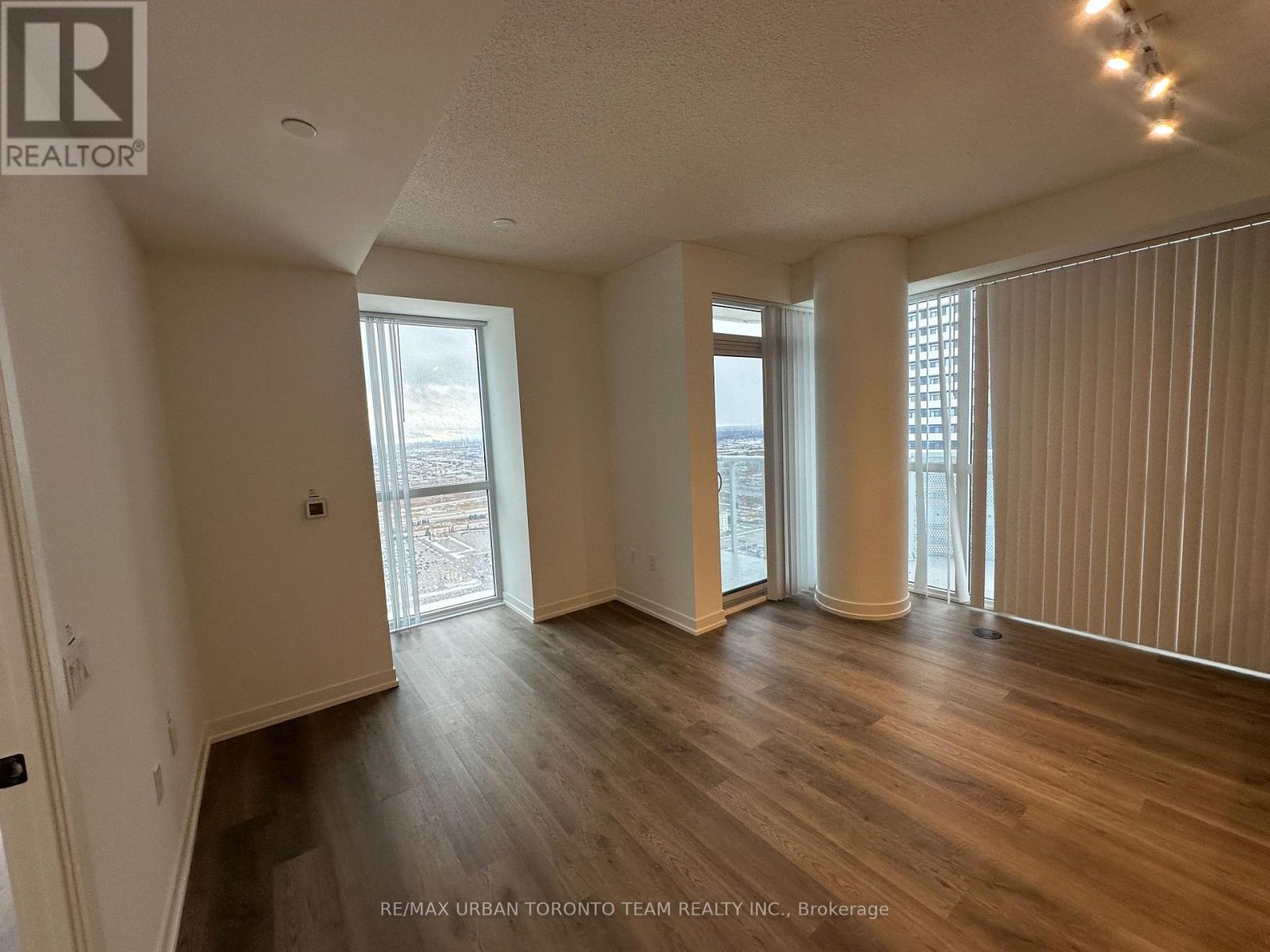 4312 - 8 Interchange Way, Vaughan (Vaughan Corporate Centre), Ontario  L4K 5Z7 - Photo 9 - N12613338