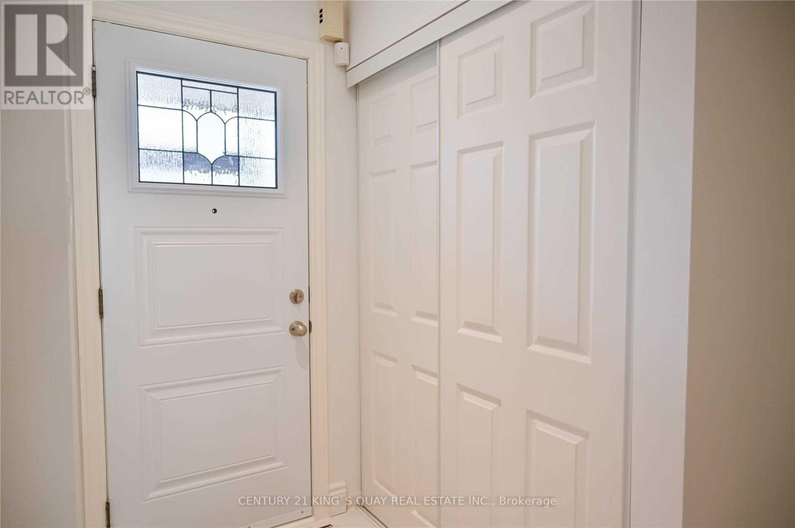 8 Samantha Circle, Richmond Hill, Ontario  L4B 2R3 - Photo 2 - N12613392