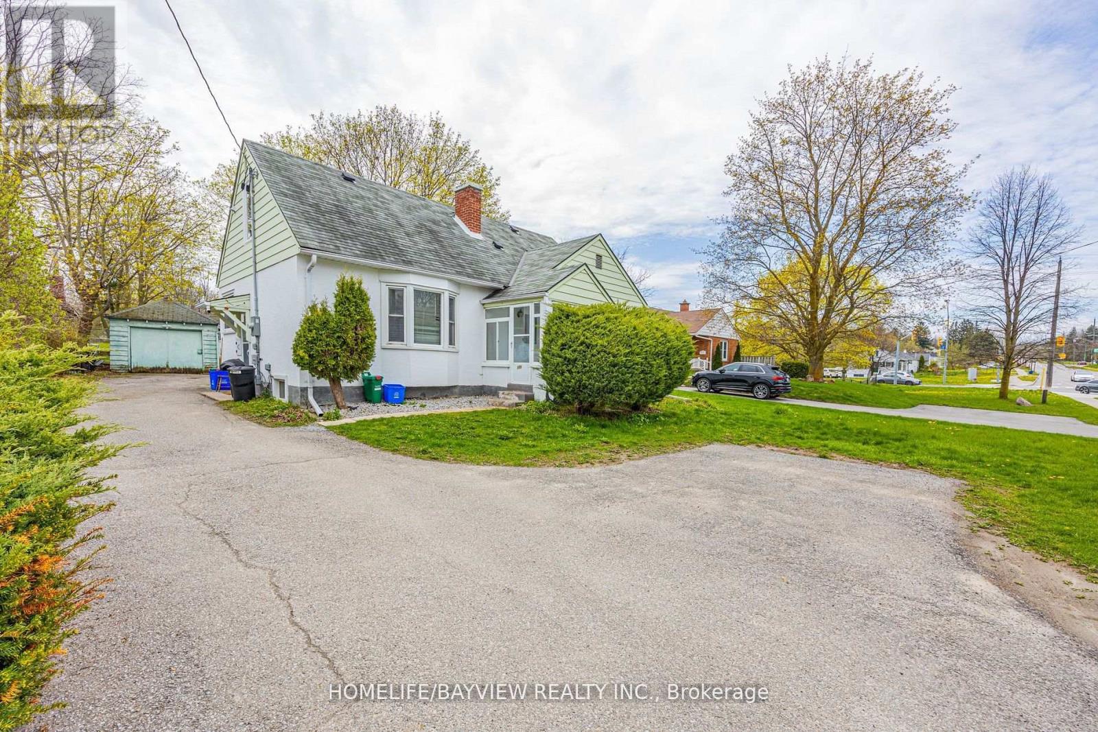 164 Eagle Street S, Newmarket, Ontario  L3Y 1J6 - Photo 2 - N12613400