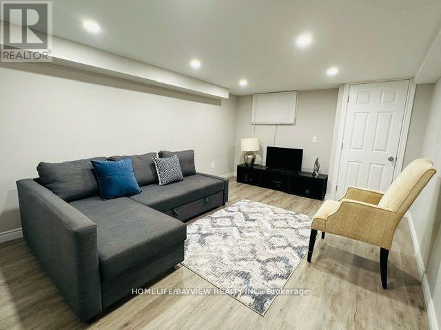 164 Eagle Street S, Newmarket, Ontario  L3Y 1J6 - Photo 3 - N12613400