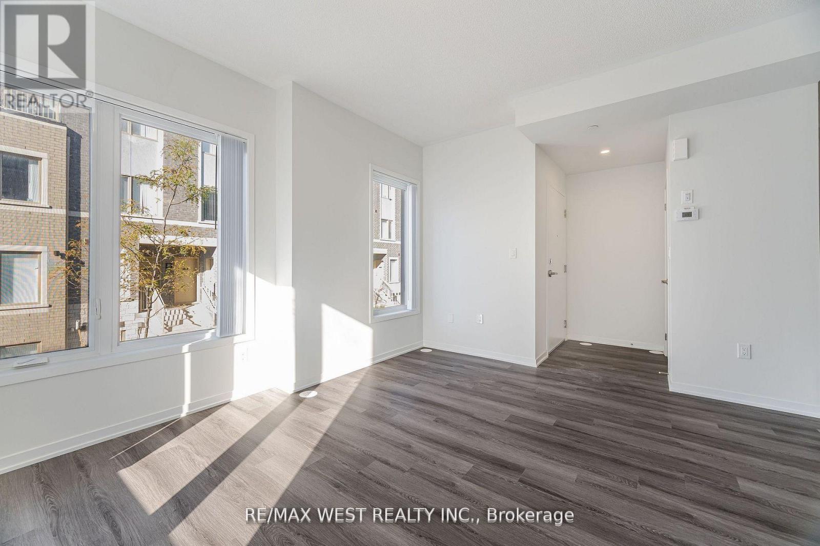 195 - 141 Honeycrisp Crescent, Vaughan (Concord), Ontario  L4K 5Z8 - Photo 9 - N12613438