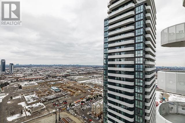 3608 - 8 Interchange Way, Vaughan, Ontario  L4K 5Z7 - Photo 13 - N12613442