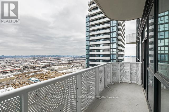 3608 - 8 Interchange Way, Vaughan, Ontario  L4K 5Z7 - Photo 16 - N12613442