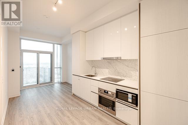 3608 - 8 Interchange Way, Vaughan, Ontario  L4K 5Z7 - Photo 2 - N12613442