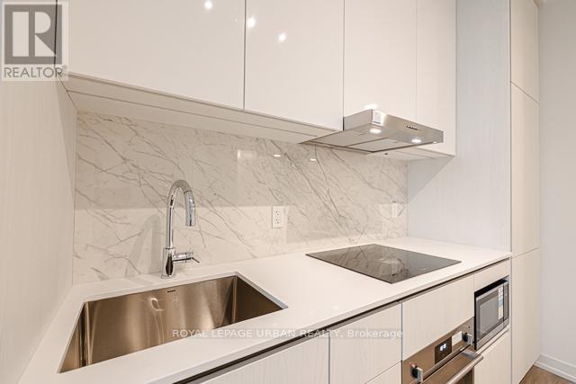 3608 - 8 Interchange Way, Vaughan, Ontario  L4K 5Z7 - Photo 4 - N12613442