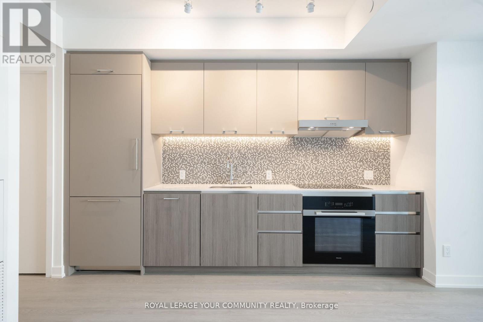 725 - 8188 Yonge Street, Vaughan (Uplands), Ontario  L4J 1W5 - Photo 14 - N12613476