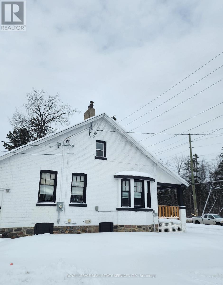 54 Ferndale Drive N, Barrie (0 North), Ontario L4N 9V4 - Photo 2 - S12613450