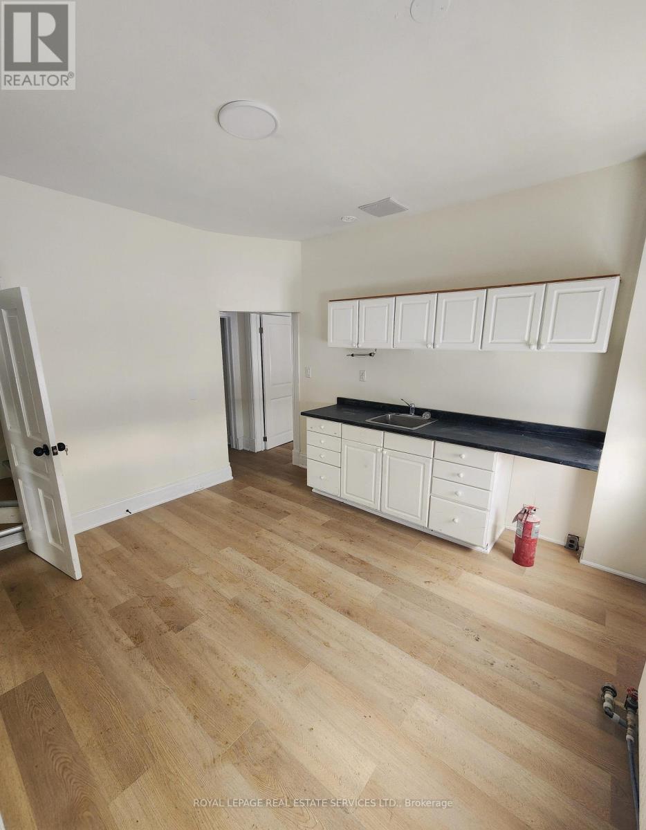 54 Ferndale Drive N, Barrie (0 North), Ontario L4N 9V4 - Photo 4 - S12613450