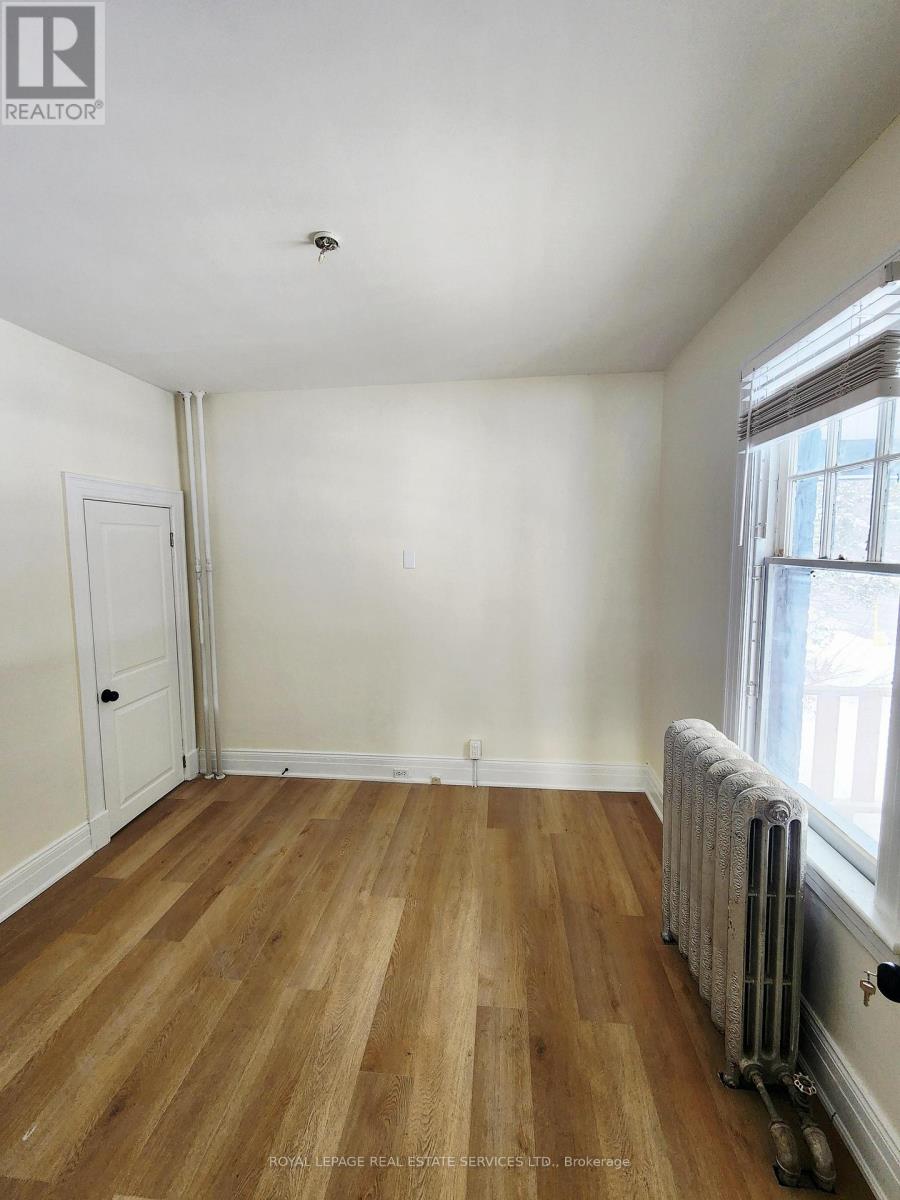 54 Ferndale Drive N, Barrie (0 North), Ontario L4N 9V4 - Photo 7 - S12613450