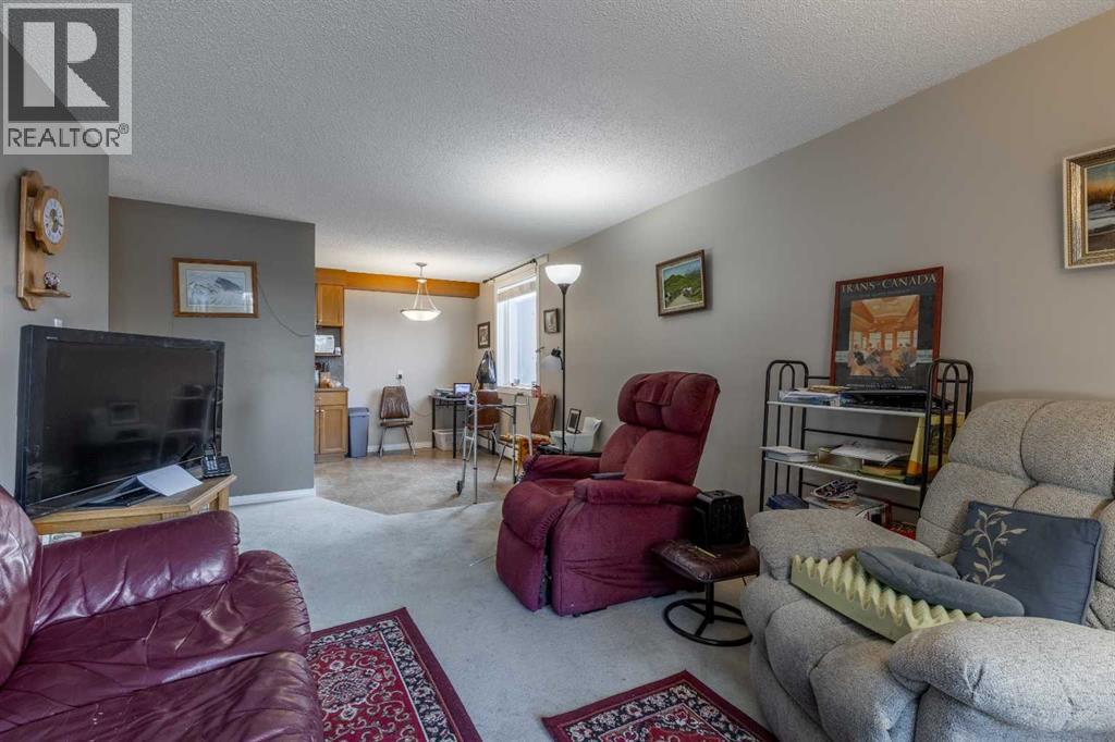 R101, 2004 13 Avenue N, Lethbridge, Alberta  T1H 5B1 - Photo 14 - A2272843