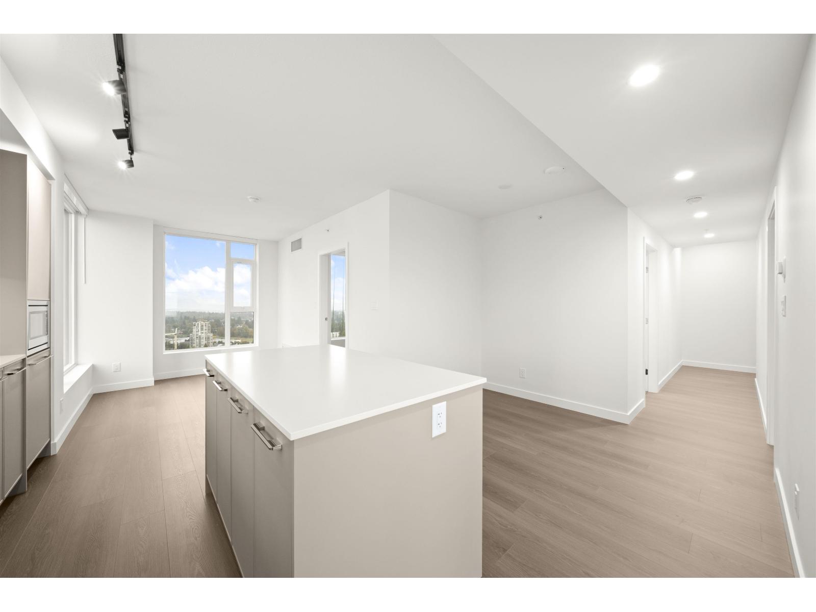 3503 13745 George Junction, Surrey, British Columbia  V3T 4Y3 - Photo 2 - R3056794