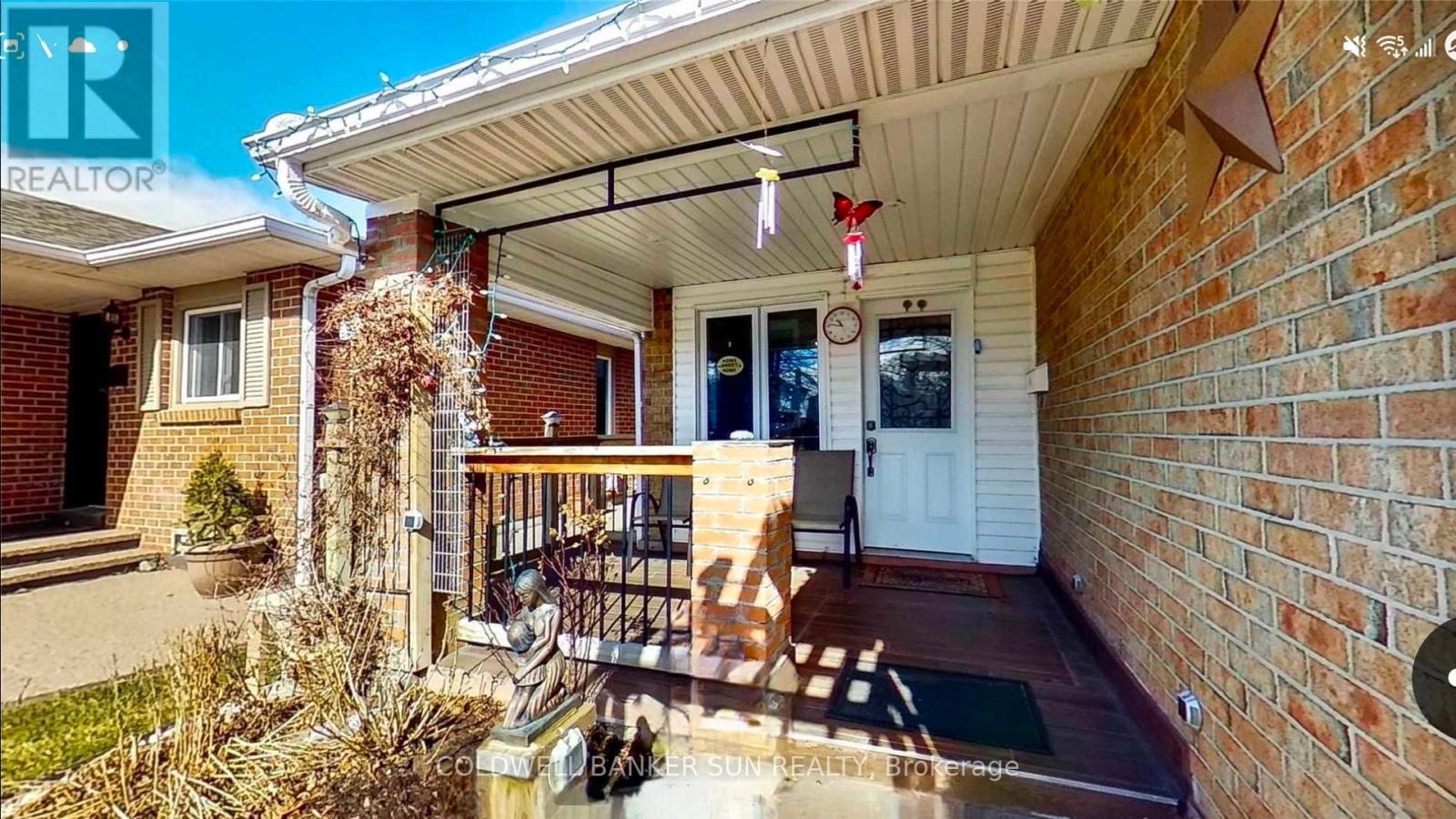 Upper - 6 Clearview Court, Brampton, Ontario  L6Z 2B1 - Photo 2 - W12613326