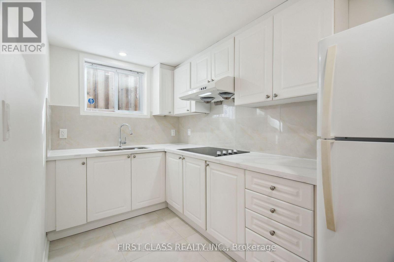 Lower - 5554 Churchill Meadows Boulevard, Mississauga, Ontario  L5M 6M6 - Photo 2 - W12613346