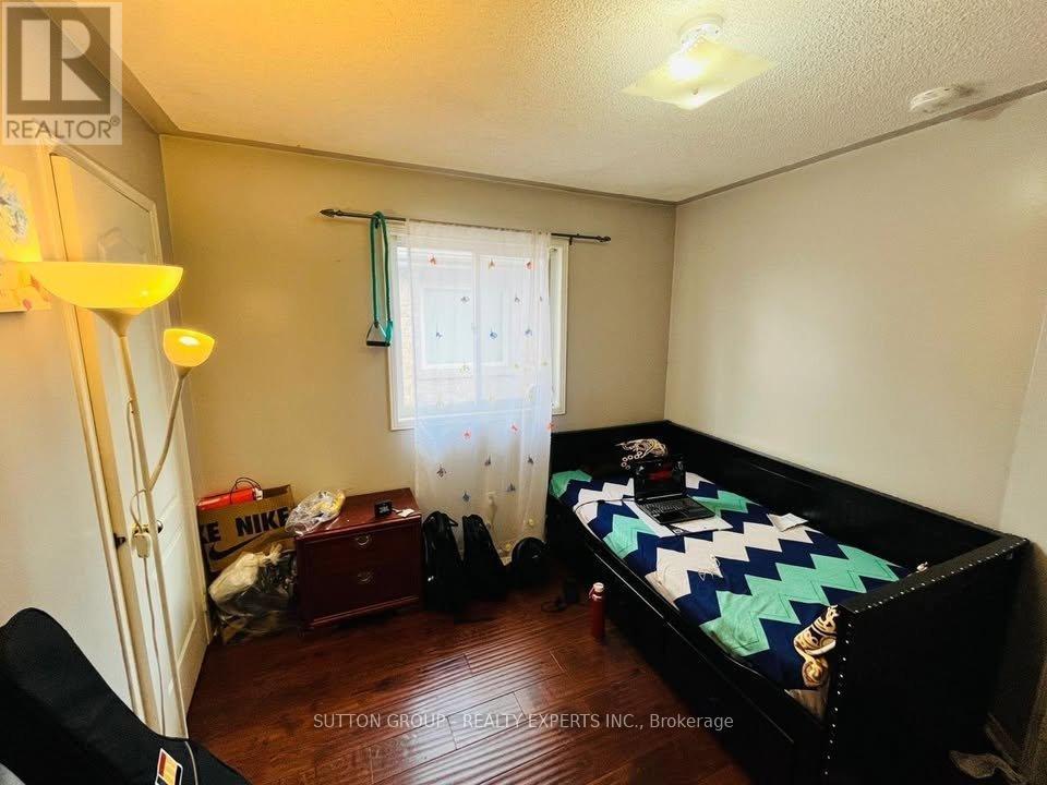 31 Farthingale Crescent, Brampton, Ontario  L7A 1S8 - Photo 10 - W12613350