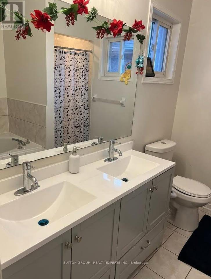 31 Farthingale Crescent, Brampton, Ontario  L7A 1S8 - Photo 14 - W12613350