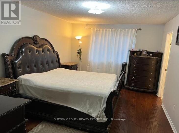 31 Farthingale Crescent, Brampton, Ontario  L7A 1S8 - Photo 7 - W12613350