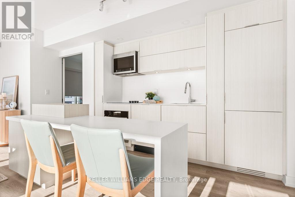 1207 - 370 Martha Street, Burlington, Ontario  L7R 0G9 - Photo 12 - W12613354