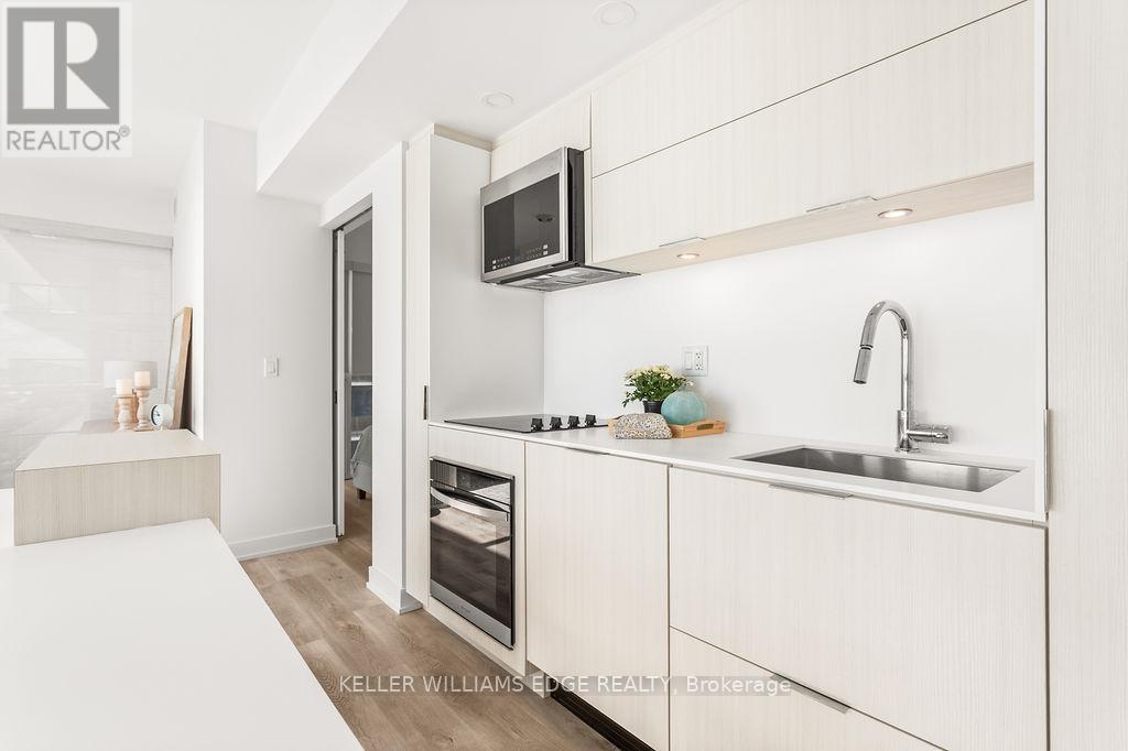 1207 - 370 Martha Street, Burlington, Ontario  L7R 0G9 - Photo 13 - W12613354