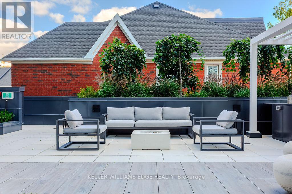 1207 - 370 Martha Street, Burlington, Ontario  L7R 0G9 - Photo 38 - W12613354