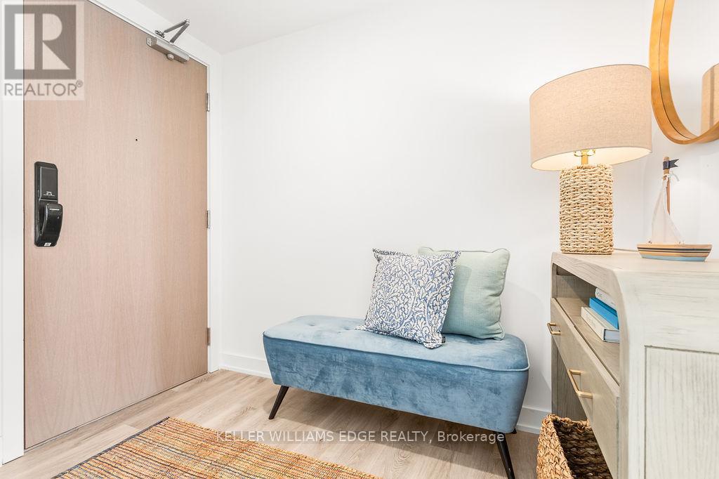 1207 - 370 Martha Street, Burlington, Ontario  L7R 0G9 - Photo 6 - W12613354