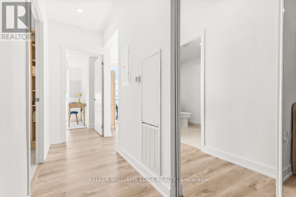 1207 - 370 Martha Street, Burlington, Ontario  L7R 0G9 - Photo 7 - W12613354