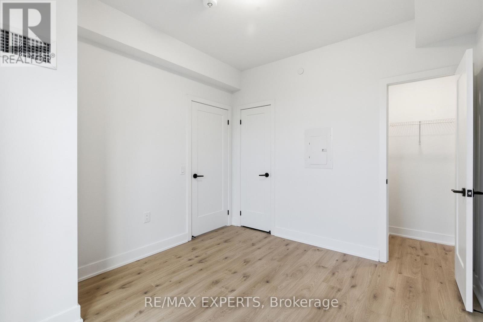 2088 James Street, Burlington, Ontario  L7R 0H2 - Photo 16 - W12613360