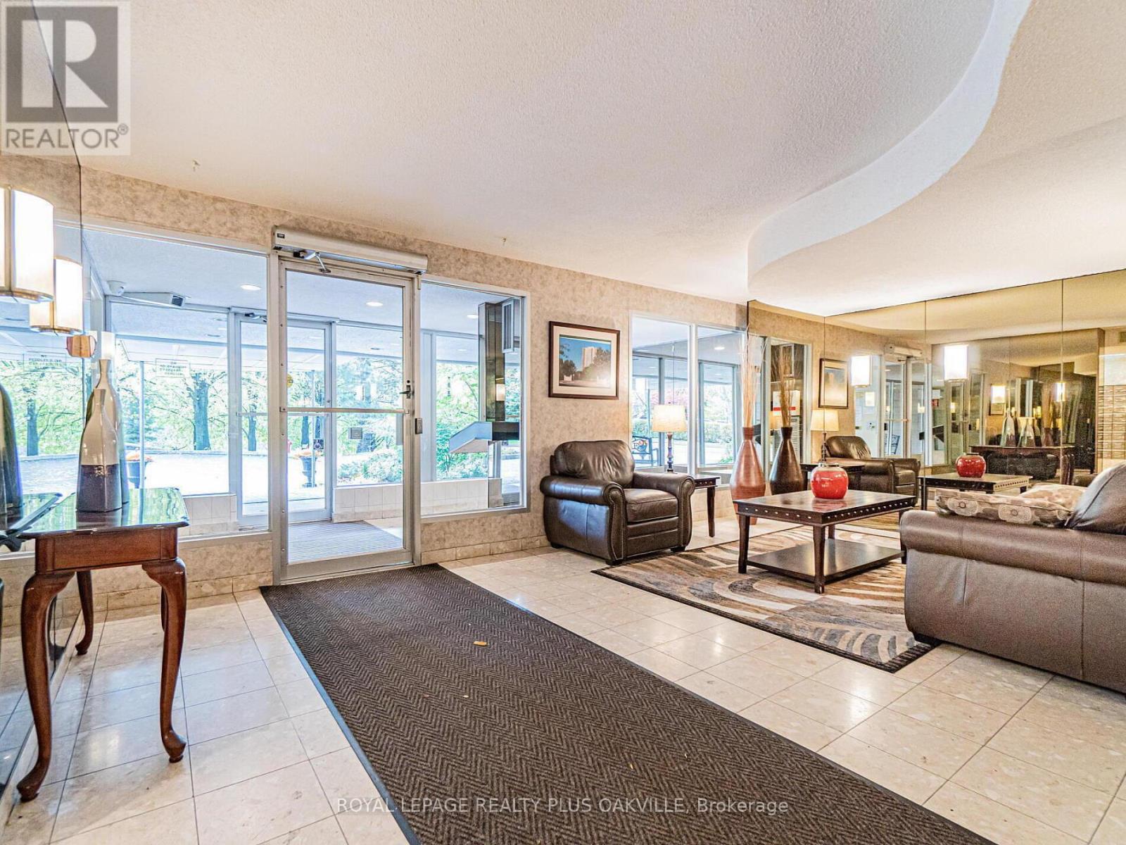 2006 - 3100 Kirwin Avenue, Mississauga, Ontario  L5A 3S6 - Photo 3 - W12613372