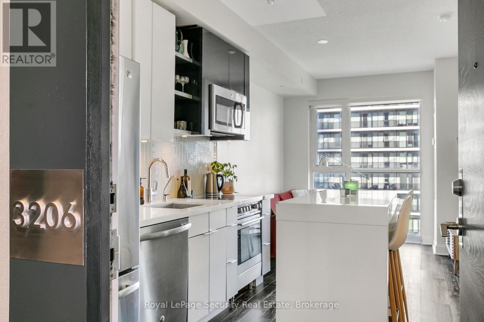 3206 - 33 Shore Breeze Drive, Toronto, Ontario  M8V 0G1 - Photo 3 - W12613386