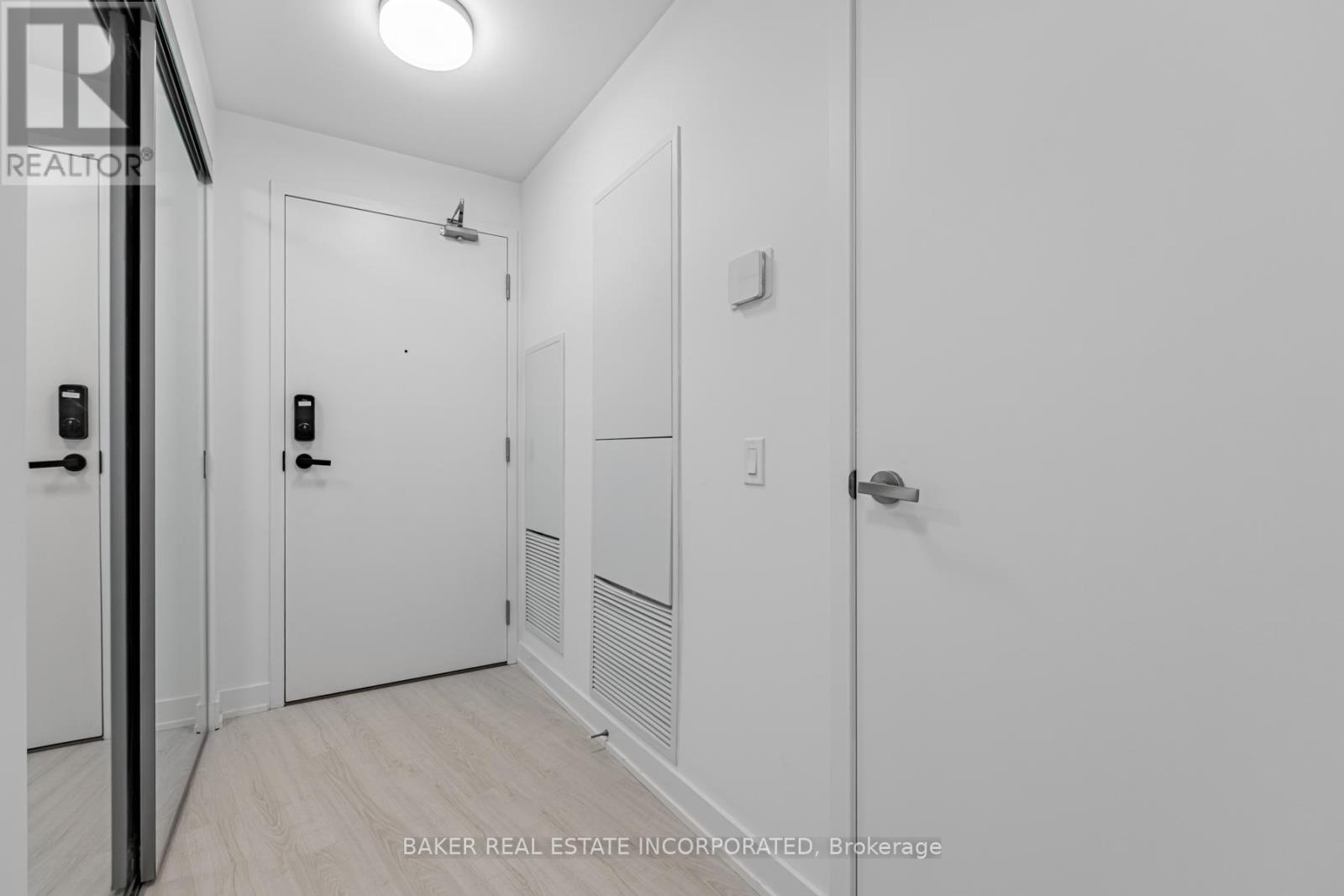 205 - 3883 Quartz Road, Mississauga, Ontario  L5B 0M4 - Photo 5 - W12613404