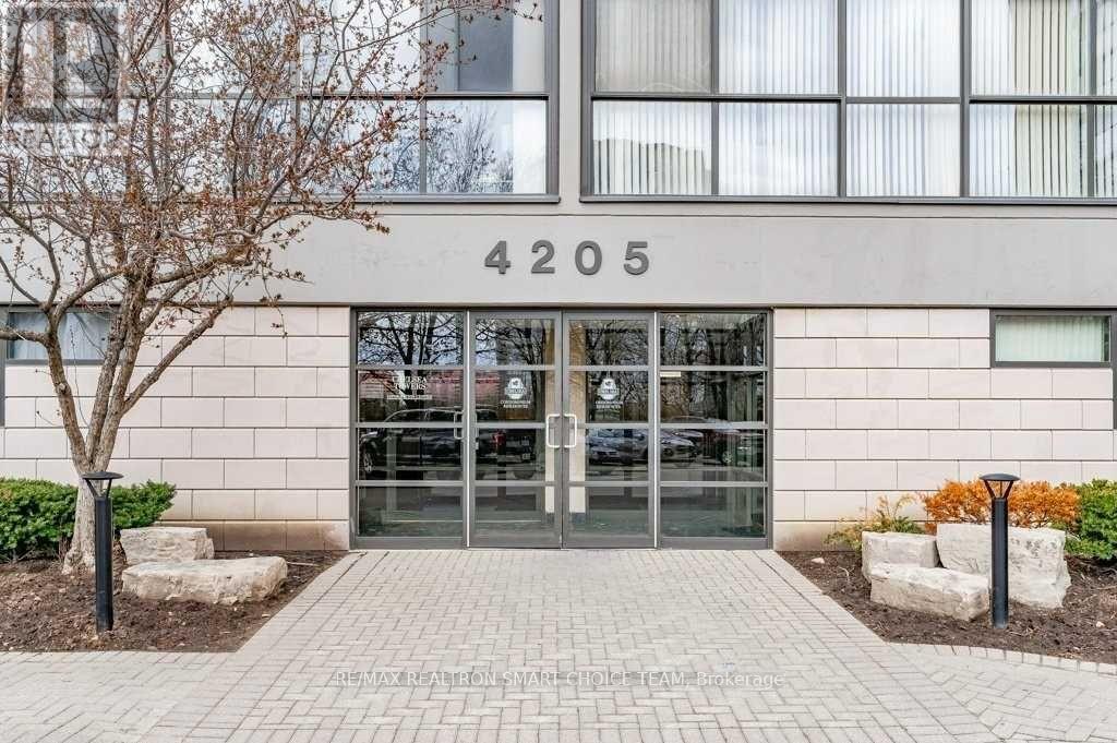 406 - 4205 Shipp Drive, Mississauga, Ontario  L4Z 2Y9 - Photo 2 - W12613456