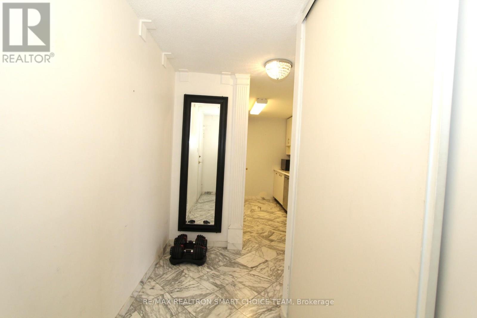 406 - 4205 Shipp Drive, Mississauga, Ontario  L4Z 2Y9 - Photo 4 - W12613456