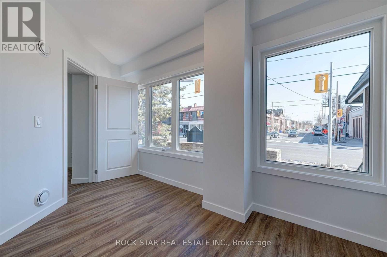 1 Baby Point Road, Toronto, Ontario  M6S 2E5 - Photo 10 - W12613466