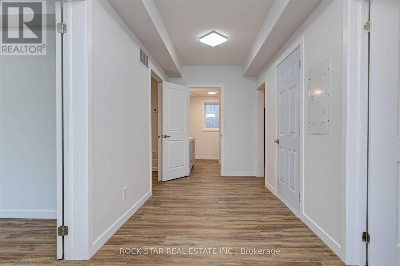 1 Baby Point Road, Toronto, Ontario  M6S 2E5 - Photo 3 - W12613466