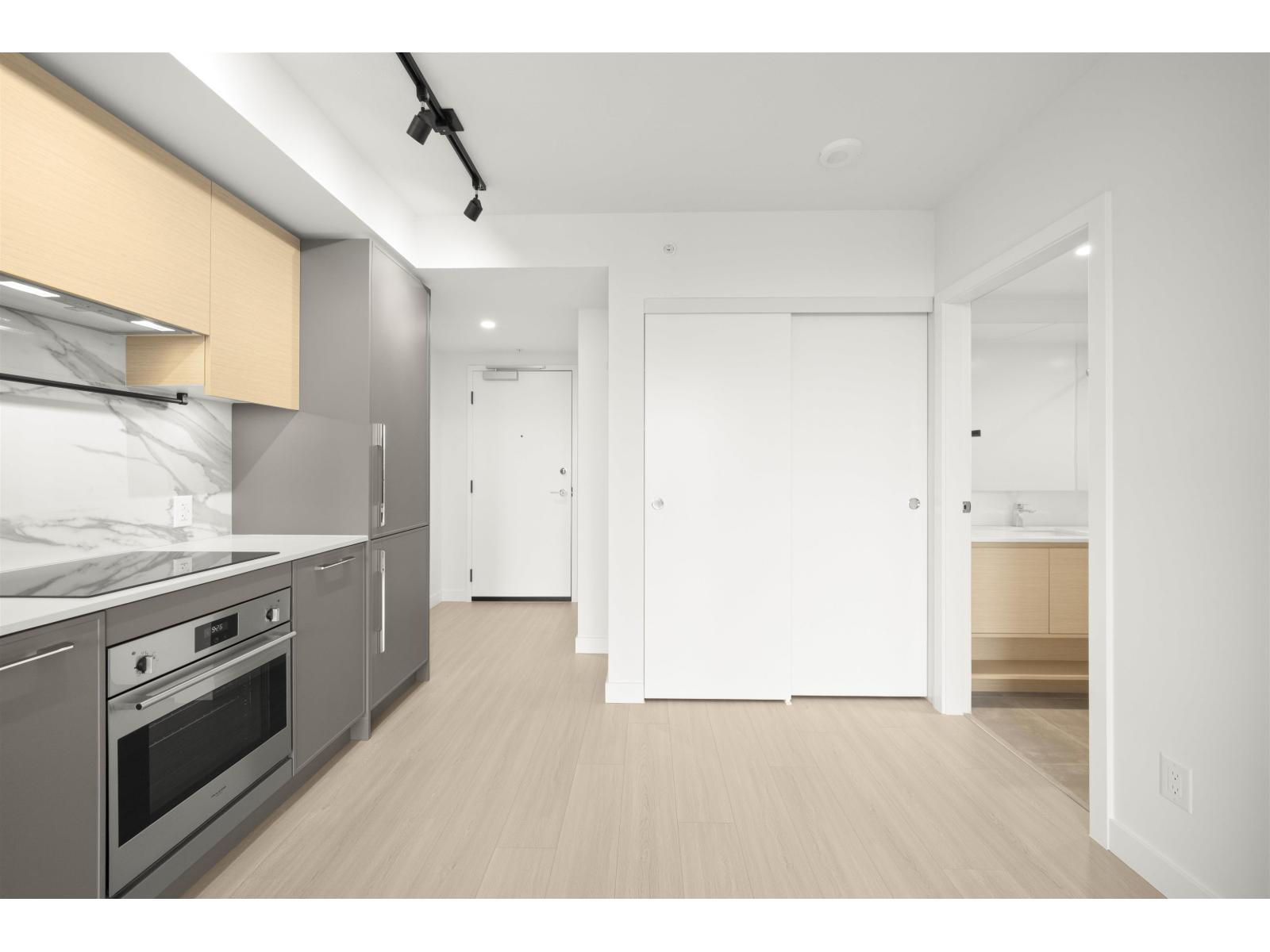 1407 13745 George Junction, Surrey, British Columbia  V3T 4Y3 - Photo 13 - R3064599