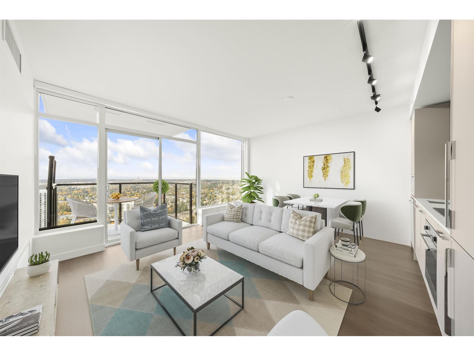 4208 13745 George Junction, Surrey, British Columbia  V3T 4Y3 - Photo 1 - R3064623