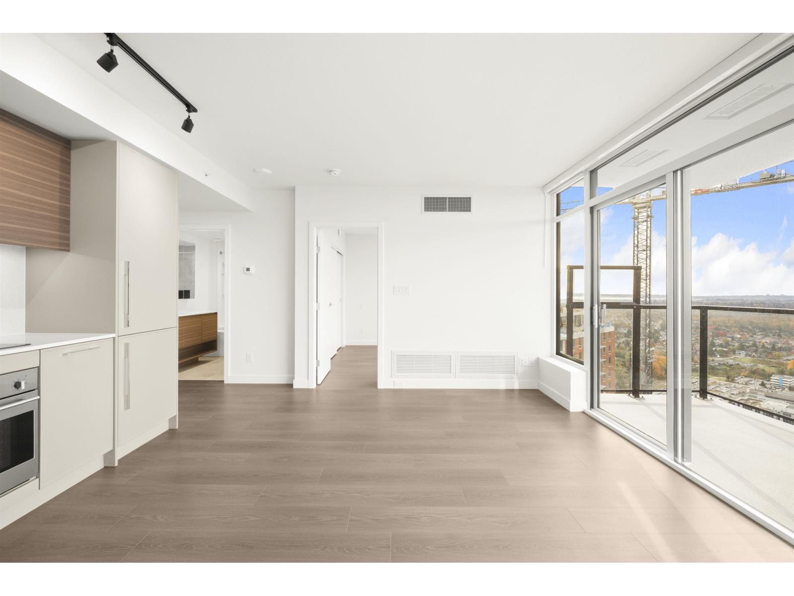 4208 13745 George Junction, Surrey, British Columbia  V3T 4Y3 - Photo 11 - R3064623