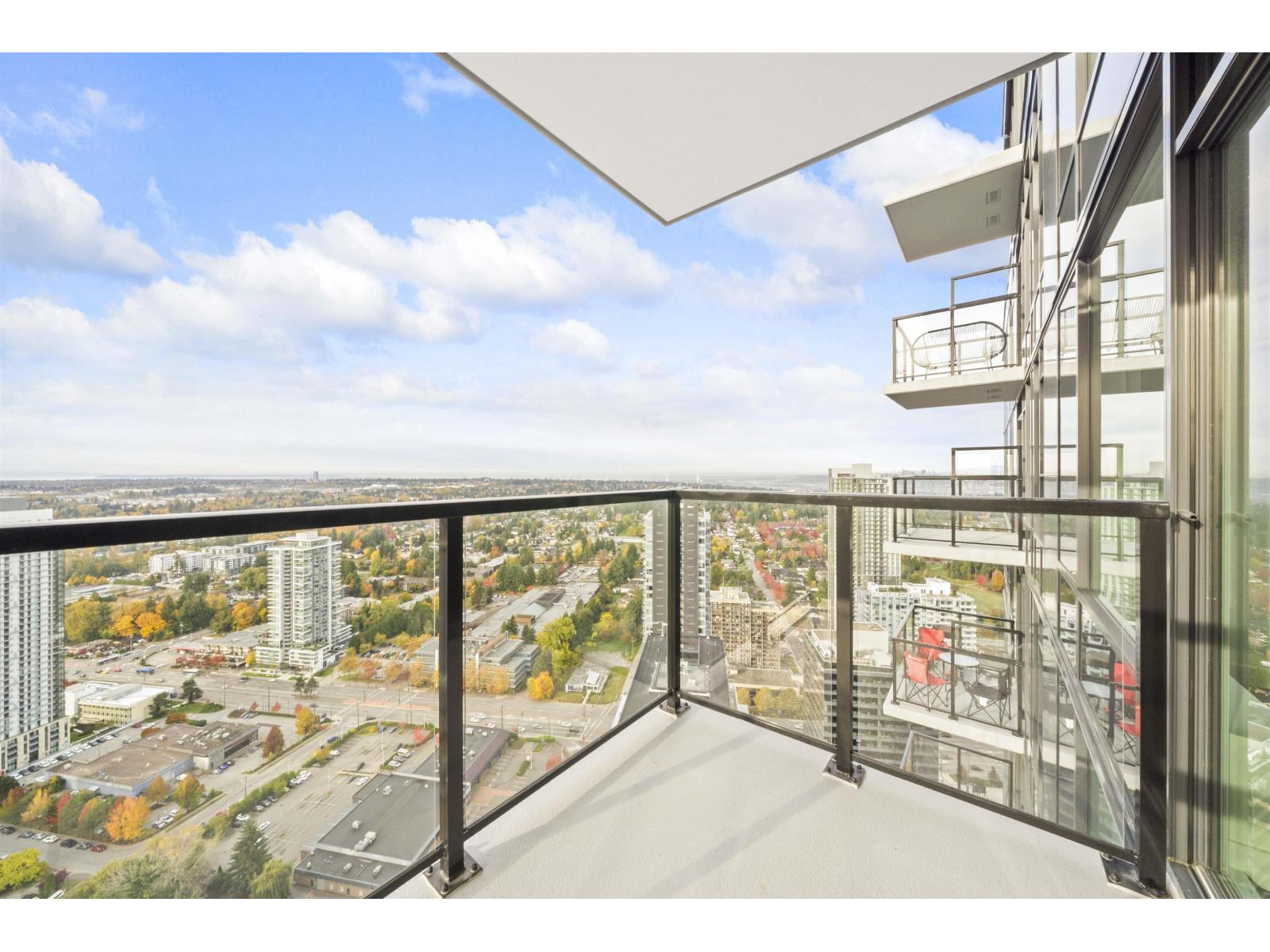 4208 13745 George Junction, Surrey, British Columbia  V3T 4Y3 - Photo 6 - R3064623