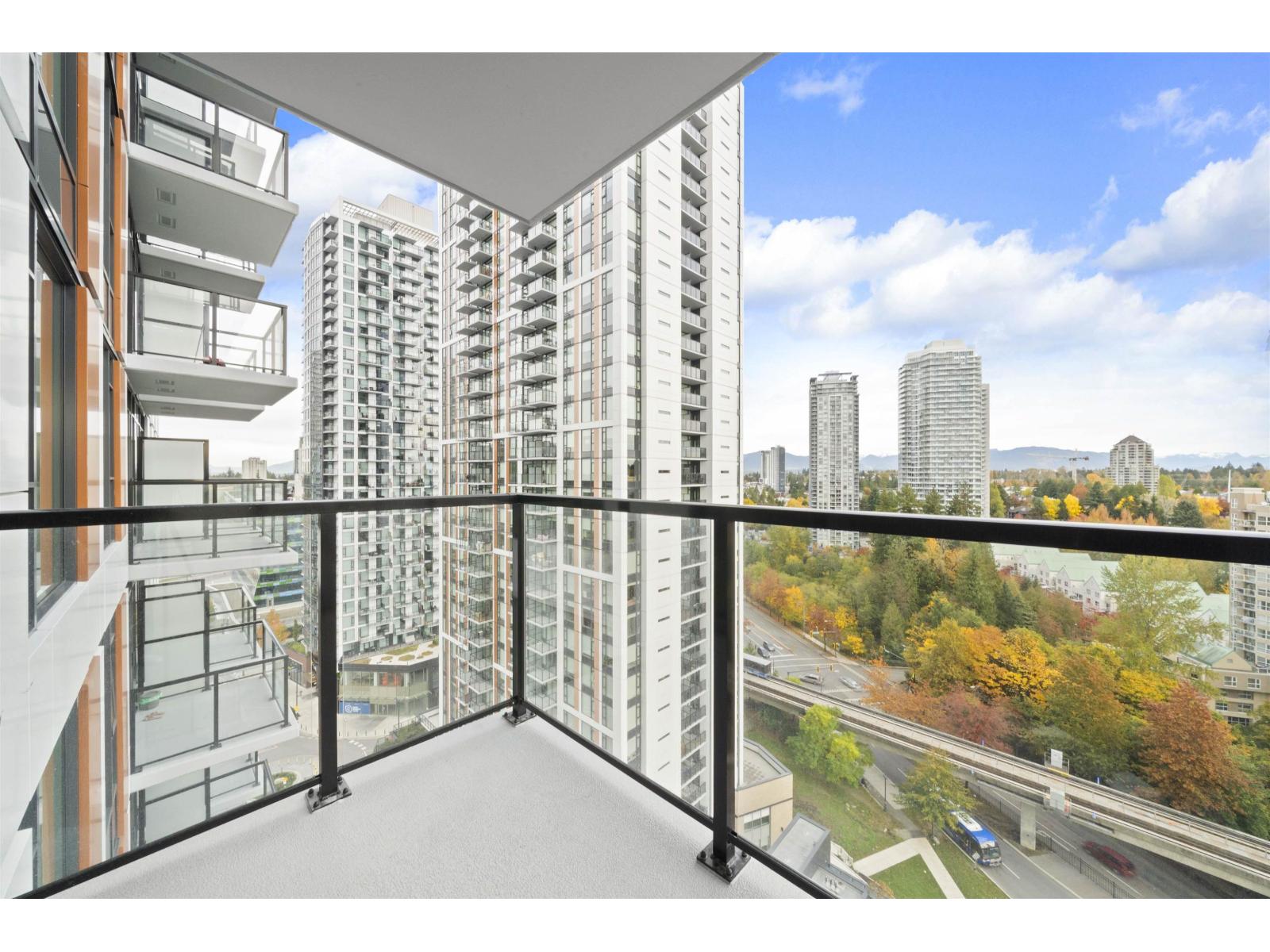 3705 13745 George Junction, Surrey, British Columbia  V3T 4Y3 - Photo 3 - R3067240