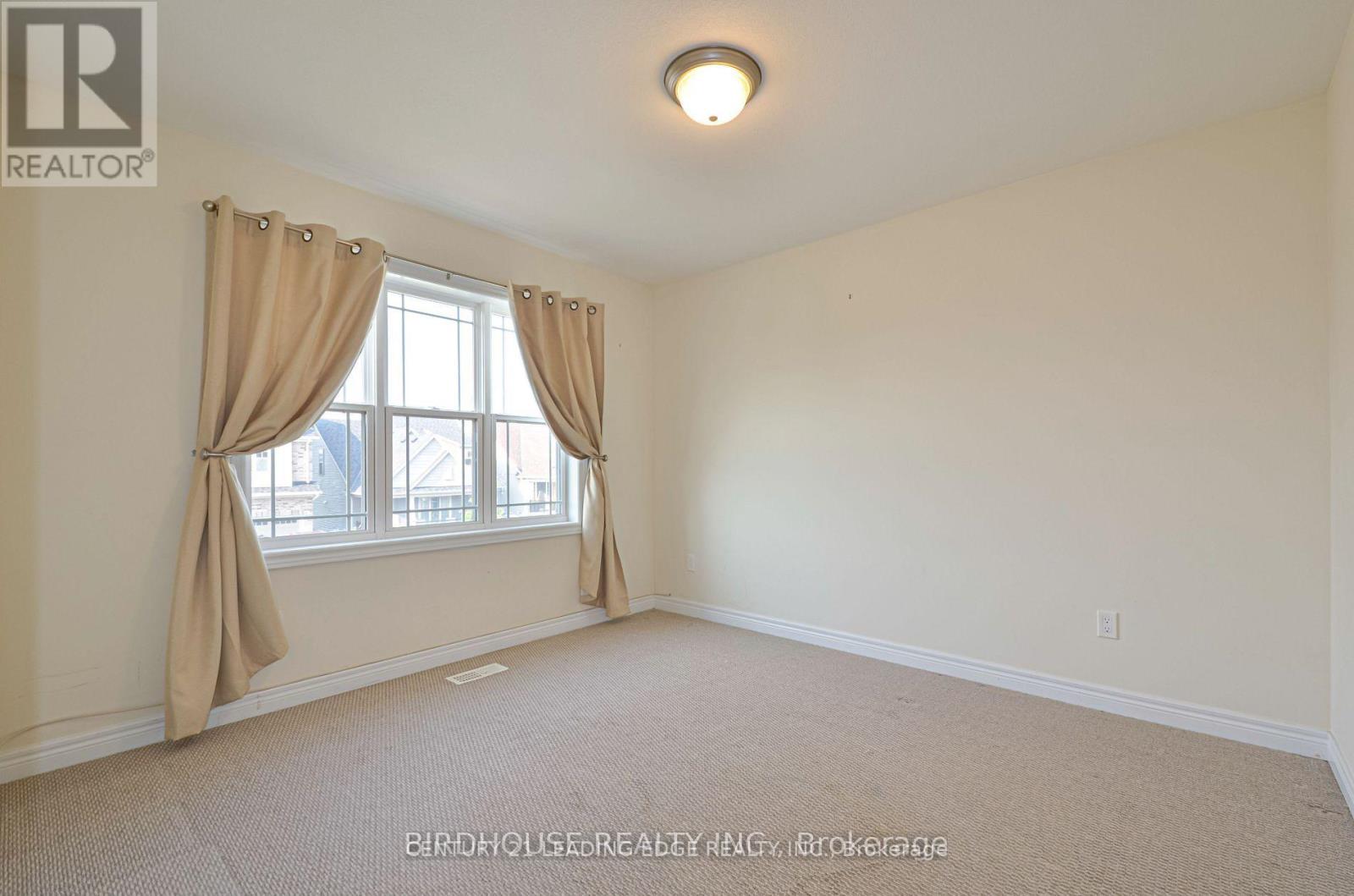 11 Silverbrook Avenue, Kawartha Lakes, Ontario  K9V 0B2 - Photo 17 - X12613382