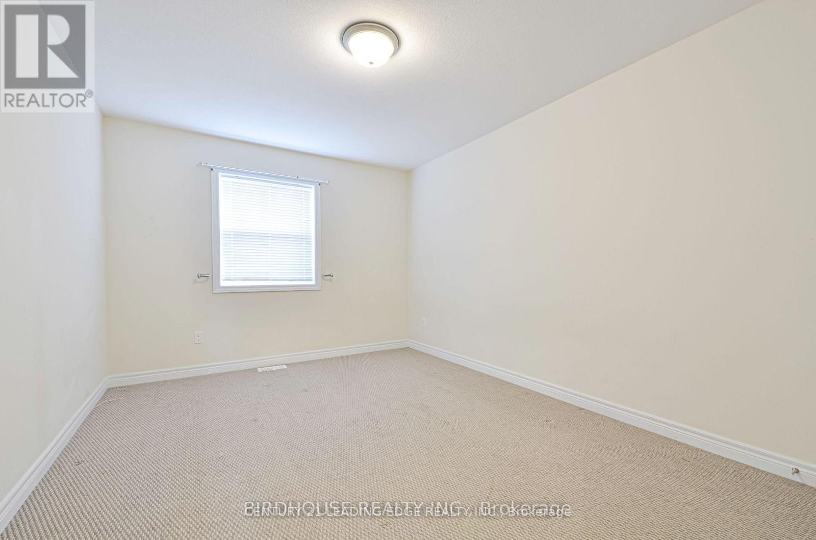 11 Silverbrook Avenue, Kawartha Lakes, Ontario  K9V 0B2 - Photo 20 - X12613382