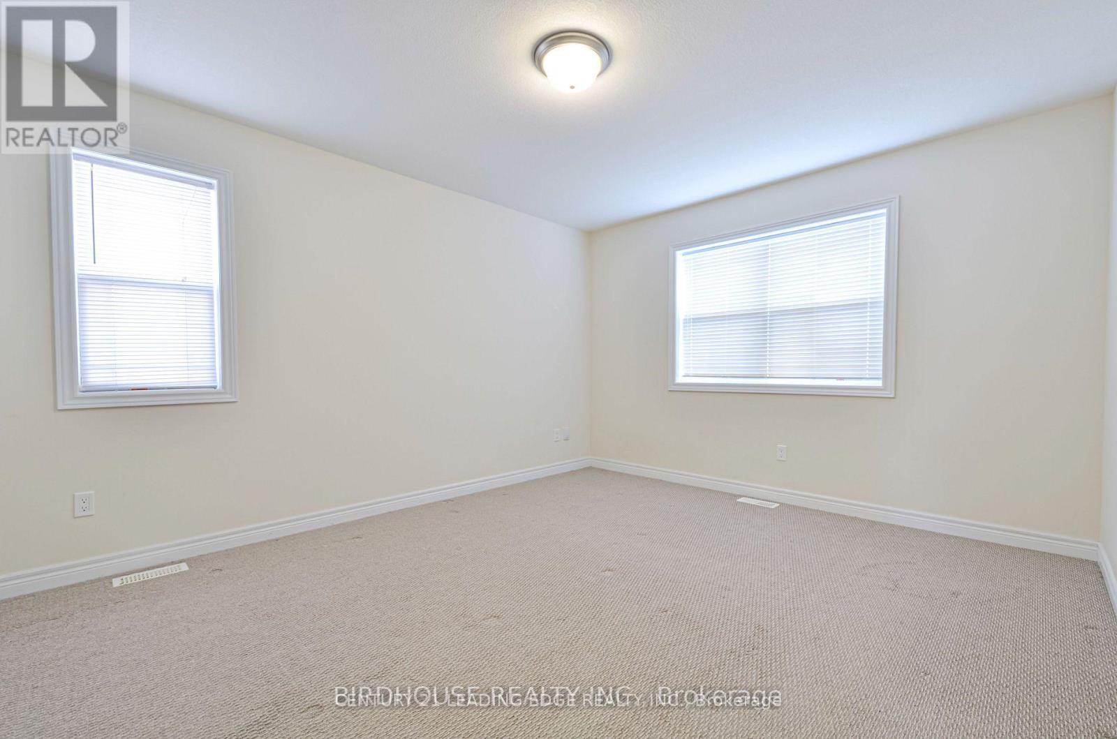 11 Silverbrook Avenue, Kawartha Lakes, Ontario  K9V 0B2 - Photo 21 - X12613382