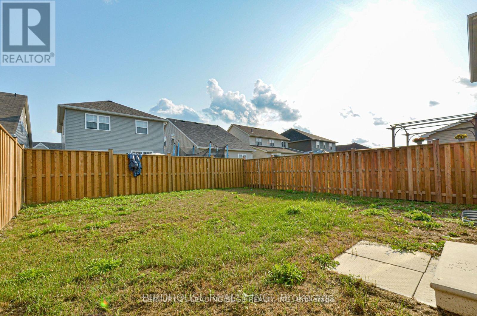 11 Silverbrook Avenue, Kawartha Lakes, Ontario  K9V 0B2 - Photo 25 - X12613382