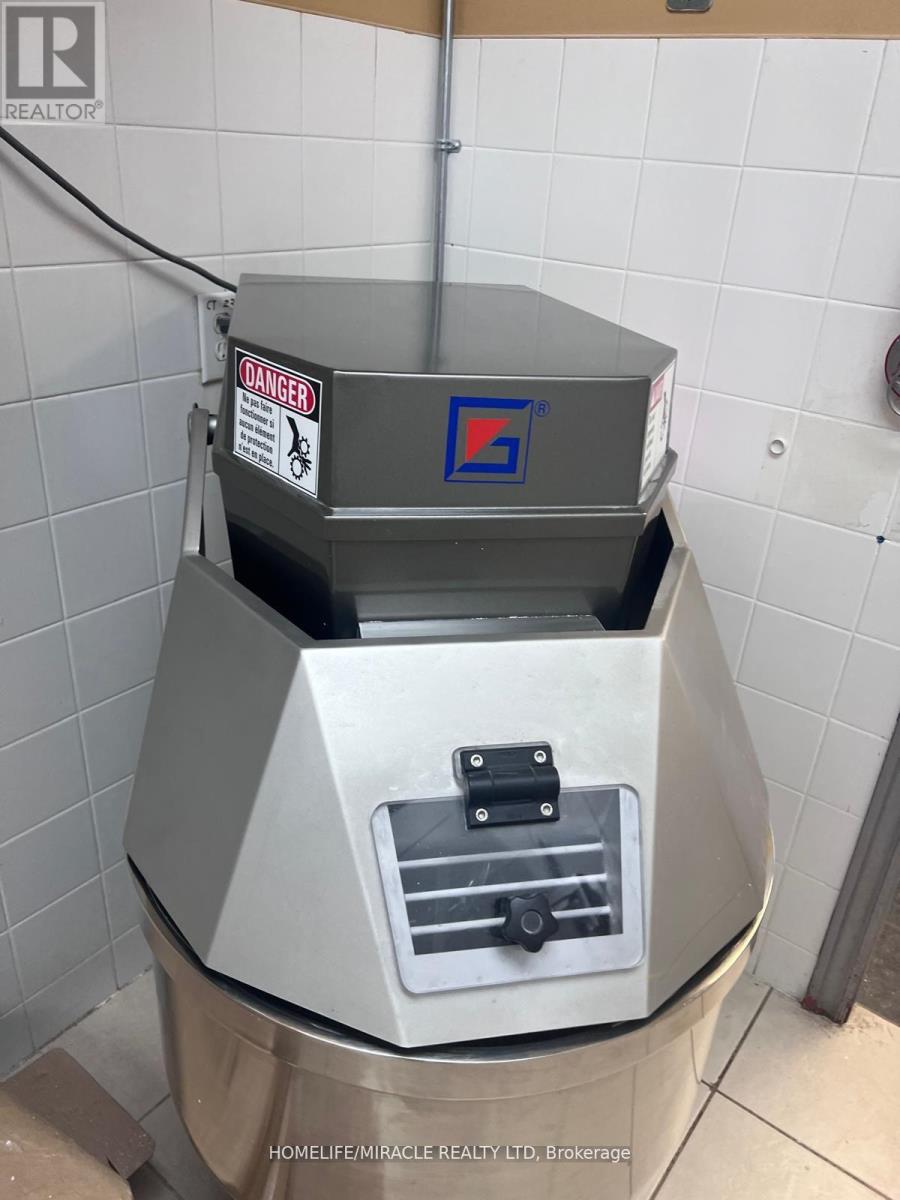 2 - 4293 King Street E, Kitchener, Ontario  N2P 2E9 - Photo 13 - X12613464